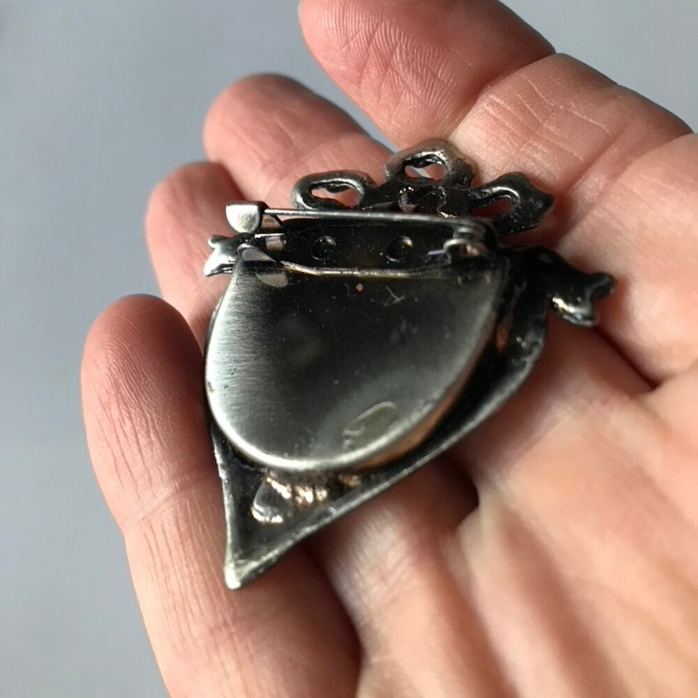 Victorian style heart pewter tone photo / portrait holder pin - Picture 6 of 9